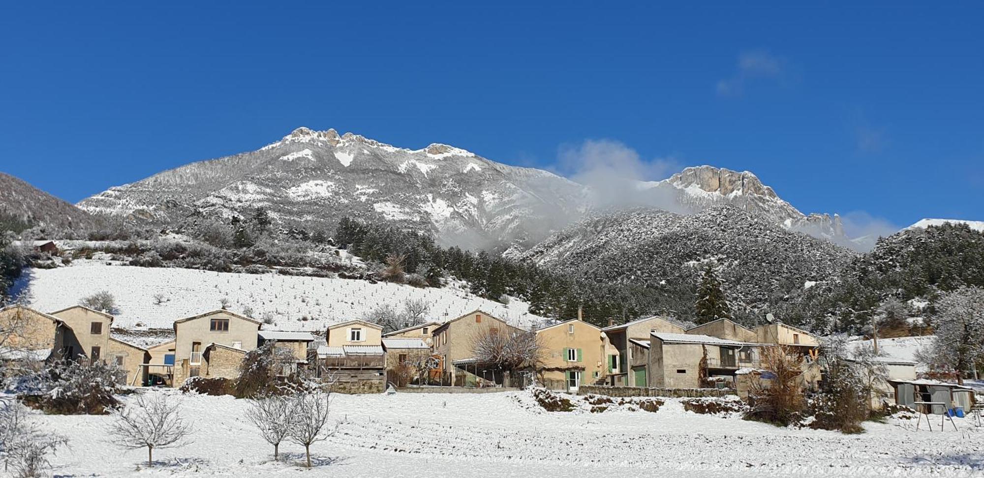 Maison De Village Aux Portes Du Vercors Chamaloc Kültér fotó
